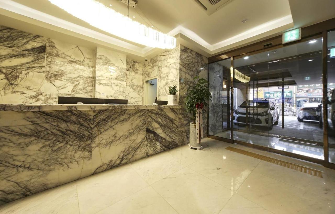 The Post Hotel 2*
